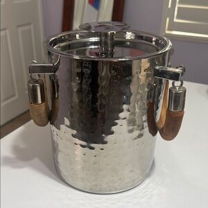 Hammered Stainless Steel Ice Bucket with a Lid and a Wooden Handle